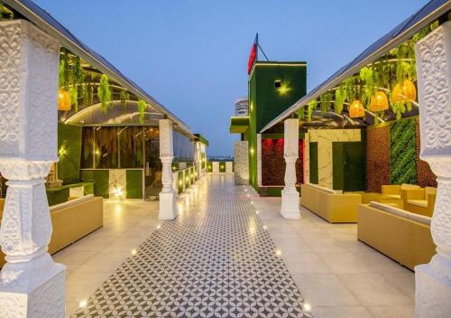 hotel k2 by l elegant sector 143b noida