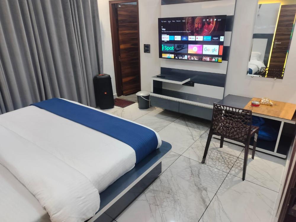 hotel river view panipat