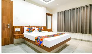 hotel shree nakoda paradise