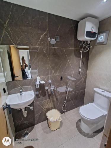 shreshtam apart hotel kondapur