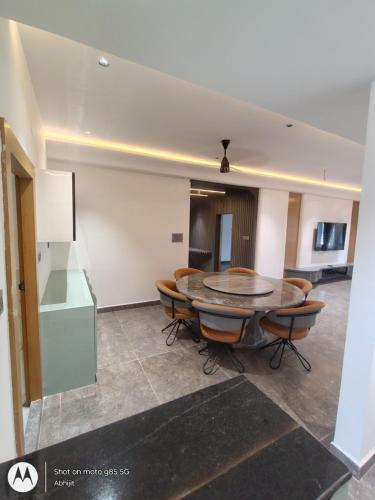 shreshtam apart hotel kondapur