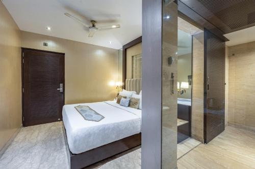 hotel emperor palms at karol bagh