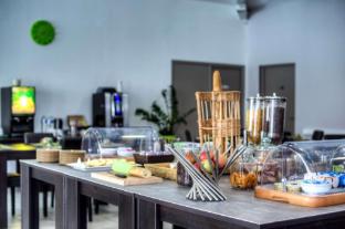 Comfort Aparthotel Lourdes L'acacia,1A Chemin De Lannedarre,3 star