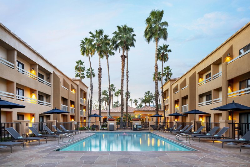 courtyard by marriott palm springs