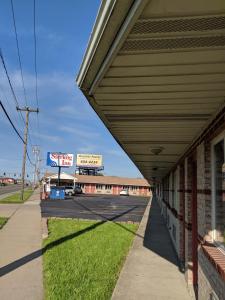 sterling inn niagara falls near iag airport