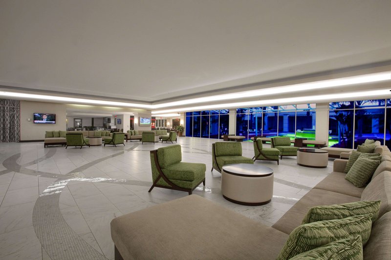 doubletree by hilton at the entrance to universal orlando
