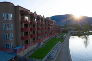 holiday inn hotel and suites osoyoos by ihg
