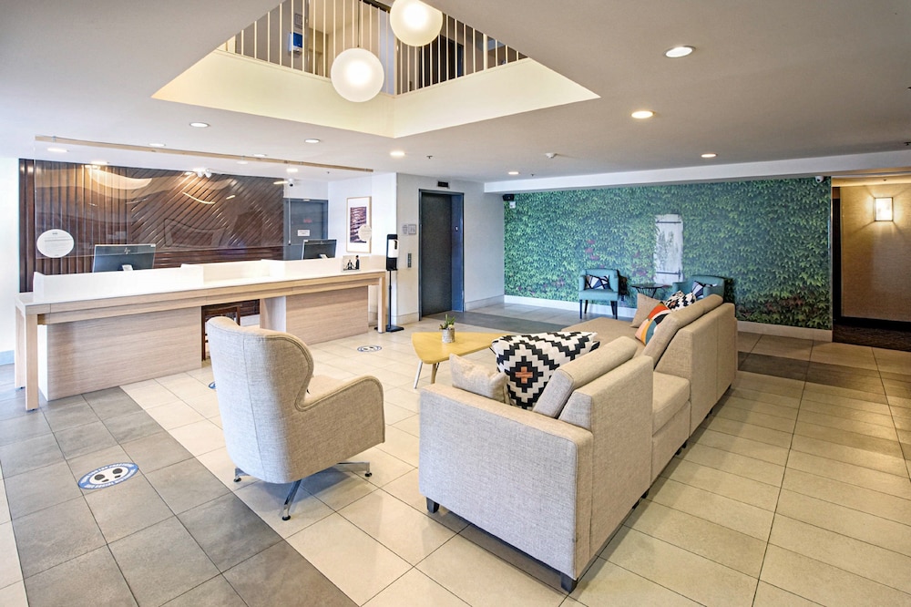 holiday inn hotel and suites osoyoos by ihg