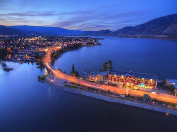 holiday inn hotel and suites osoyoos by ihg