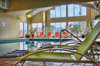 holiday inn hotel and suites osoyoos by ihg