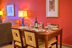 holiday inn hotel and suites osoyoos by ihg