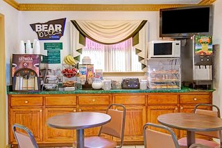 econo lodge inn and suites near lackland afb