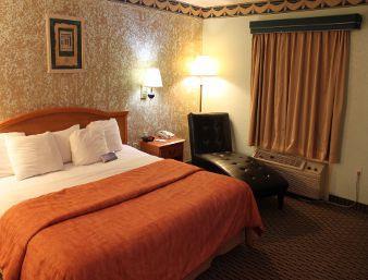 econo lodge inn and suites near lackland afb