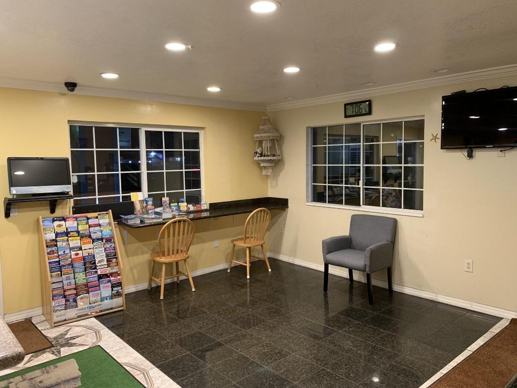 sand castle inn