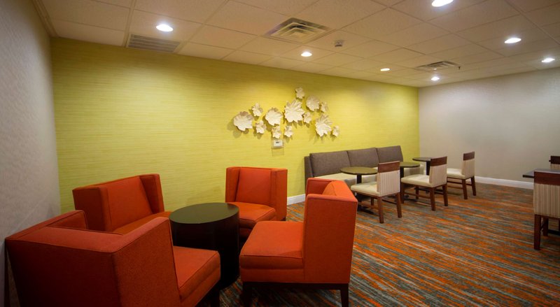 hampton inn and suites valdosta conference center