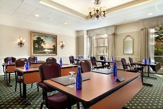 Hilton Pearl River,Montvale>>Highland Falls,4 star