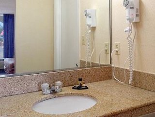 travelodge by wyndham virginia beach bay beach