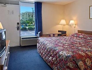 travelodge by wyndham virginia beach bay beach