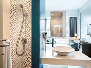 all seasons jakarta thamrin