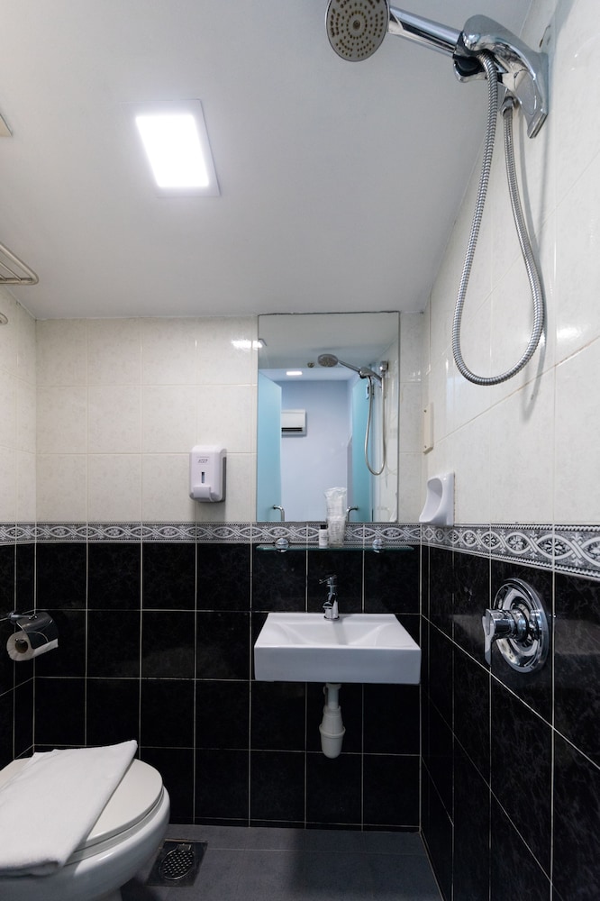 butternut tree hotel