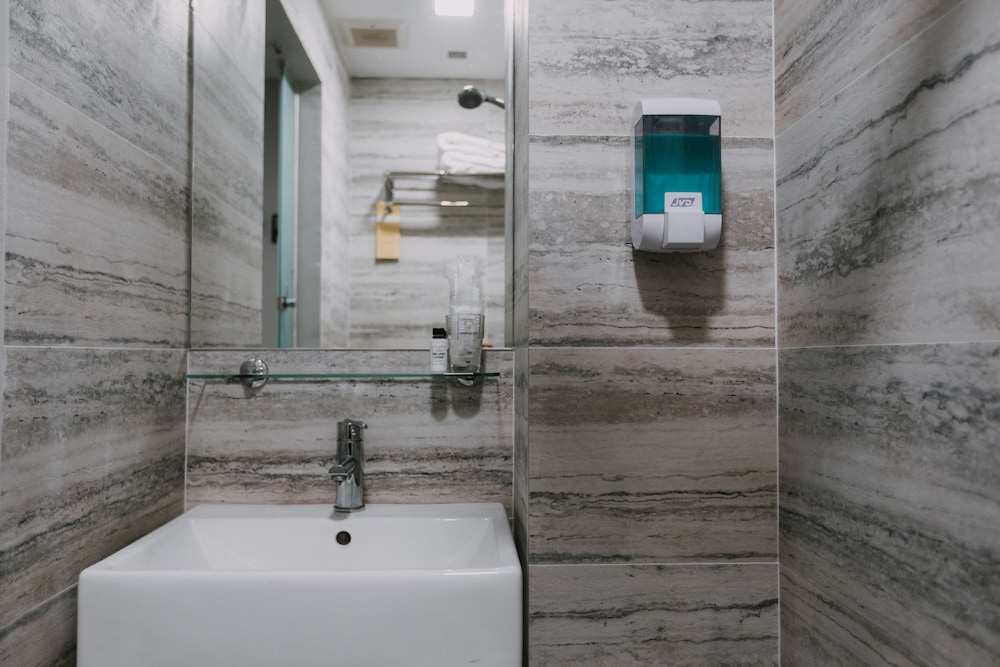 butternut tree hotel