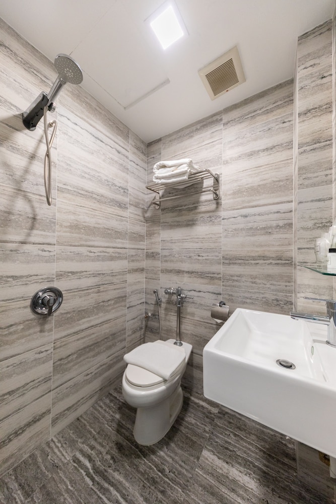 butternut tree hotel