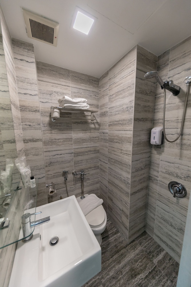 butternut tree hotel