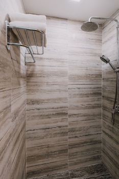 butternut tree hotel