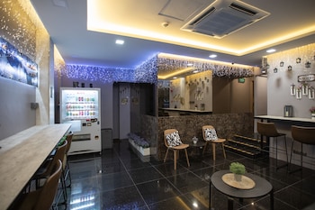 butternut tree hotel