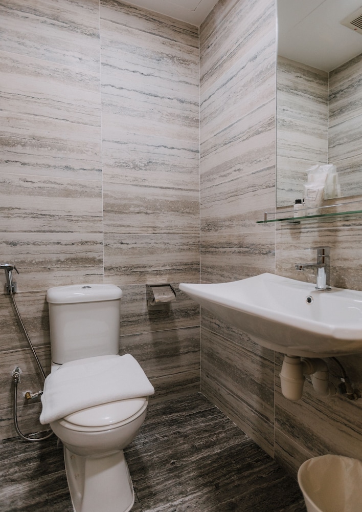 butternut tree hotel