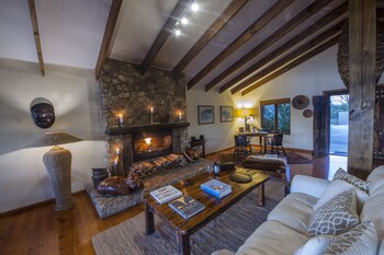 Elephant Hide Of Knysna Guest Lodge,Garden Route>>Brenton-On-Sea,4 star