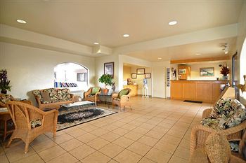 edgewater inn and suites