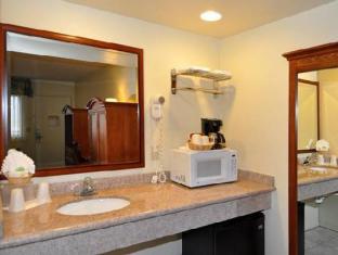 edgewater inn and suites