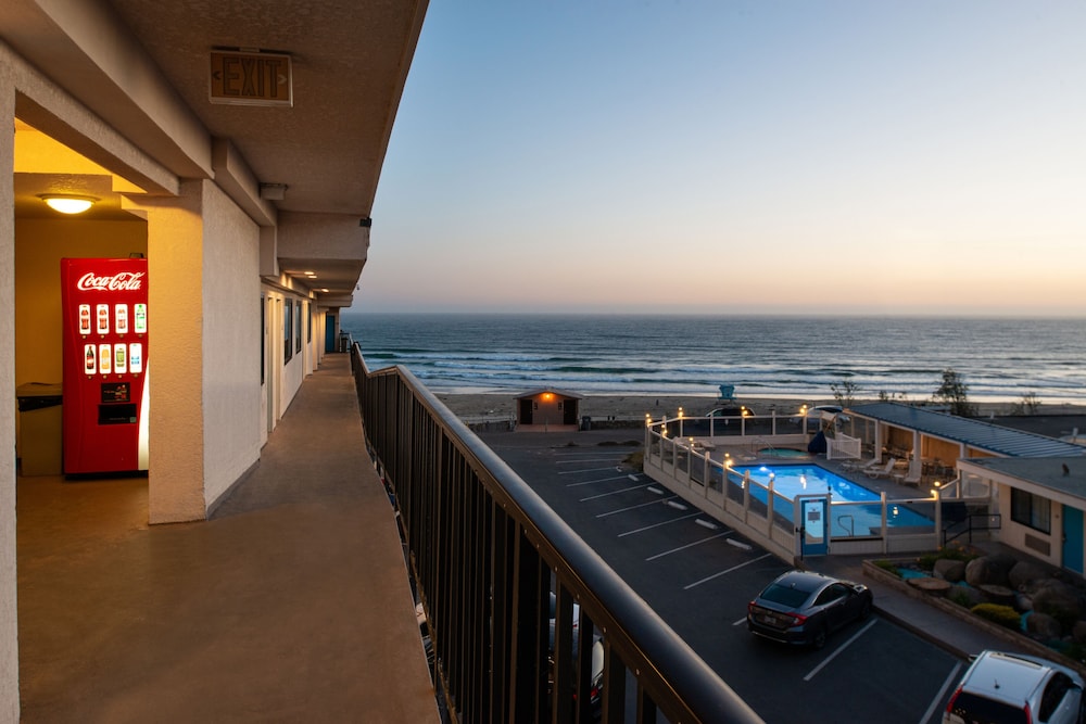 edgewater inn and suites