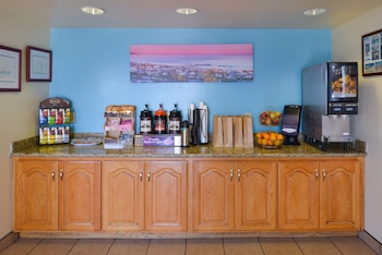 edgewater inn and suites