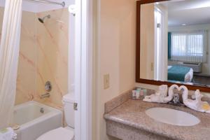 edgewater inn and suites