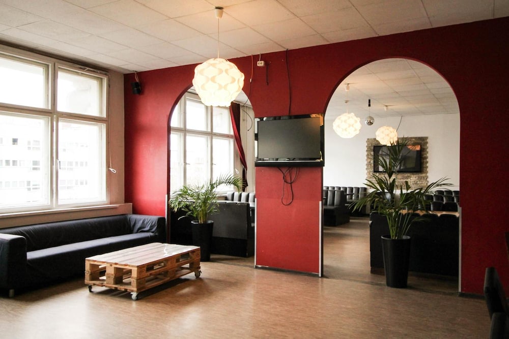 metropol hostel berlin