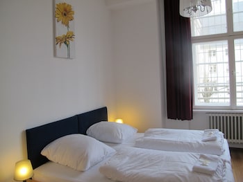 metropol hostel berlin