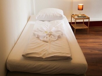 metropol hostel berlin