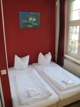 metropol hostel berlin