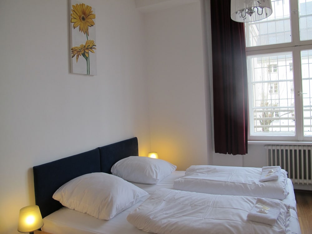 metropol hostel berlin