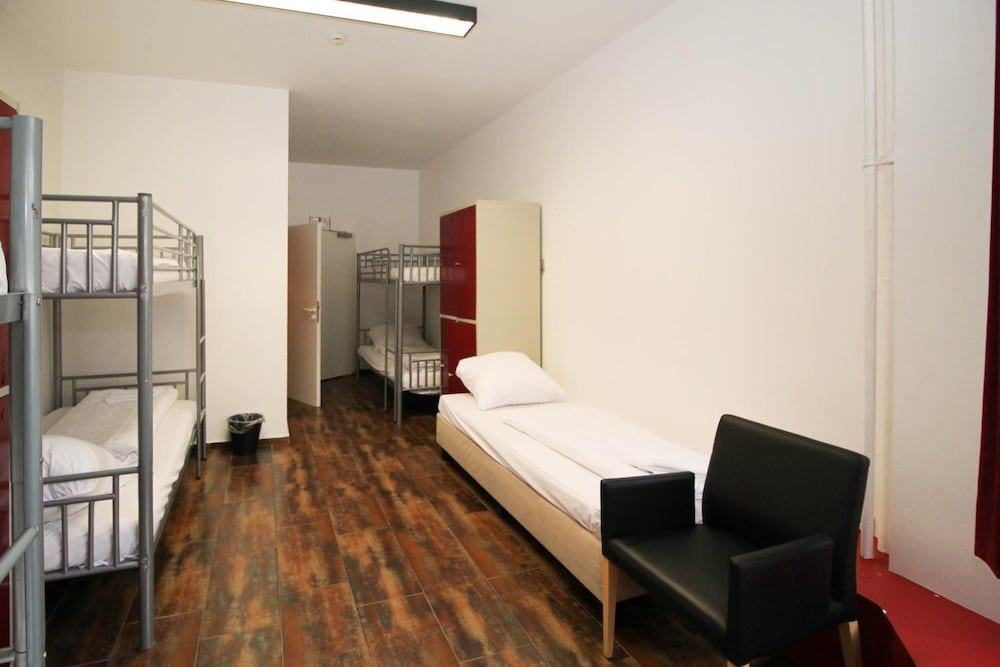 metropol hostel berlin