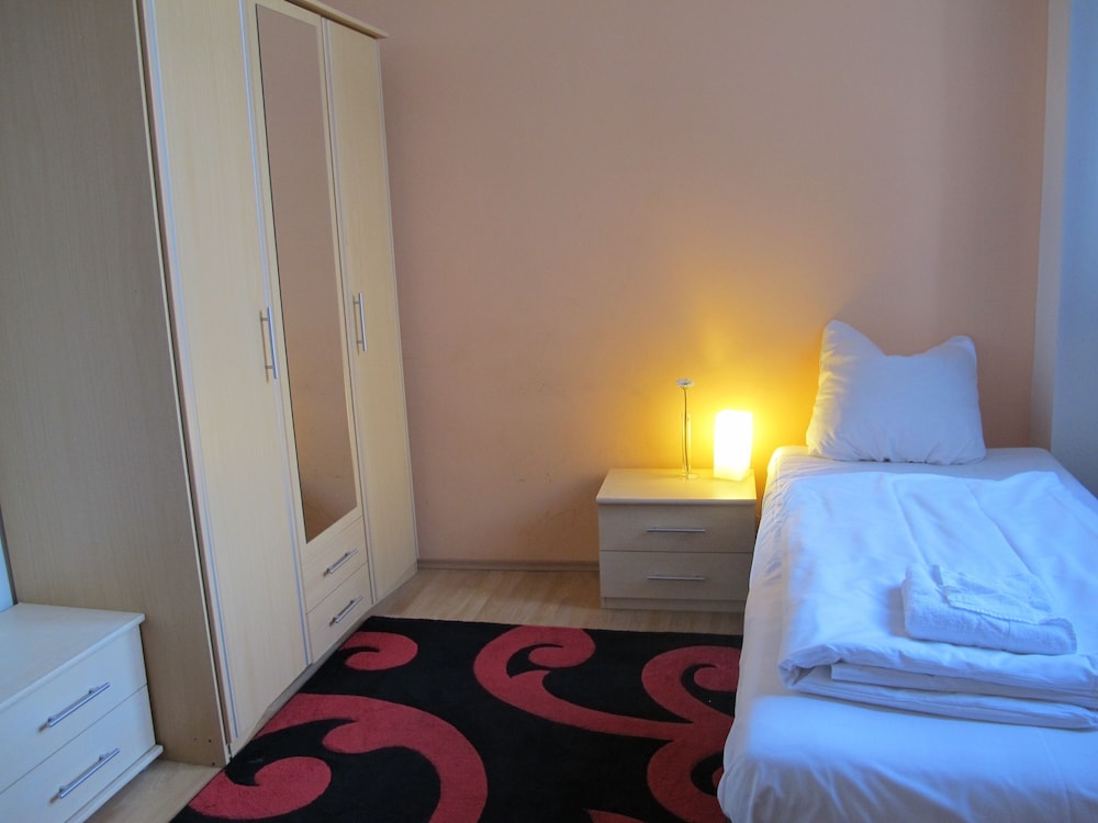 metropol hostel berlin