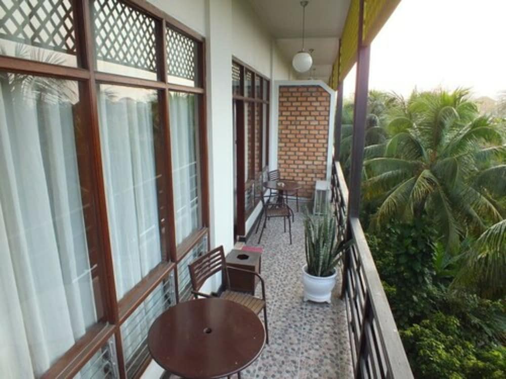 mesra business and resort hotel