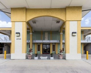 Econo Lodge Inn & Suites Downtown Northeast,San Antonio>>Fort Sam Houston,2 star