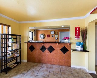 econo lodge inn and suites downtown northeast