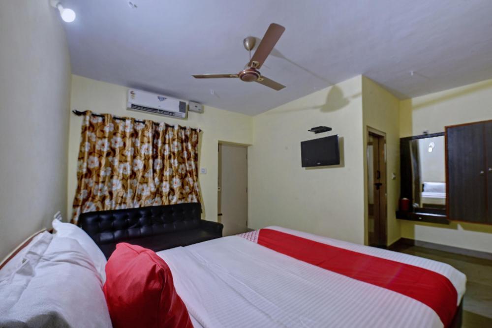 oyo 22499 vishnu residency