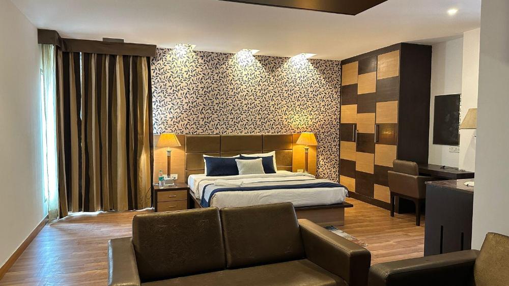 embassy inn sector 19 noida