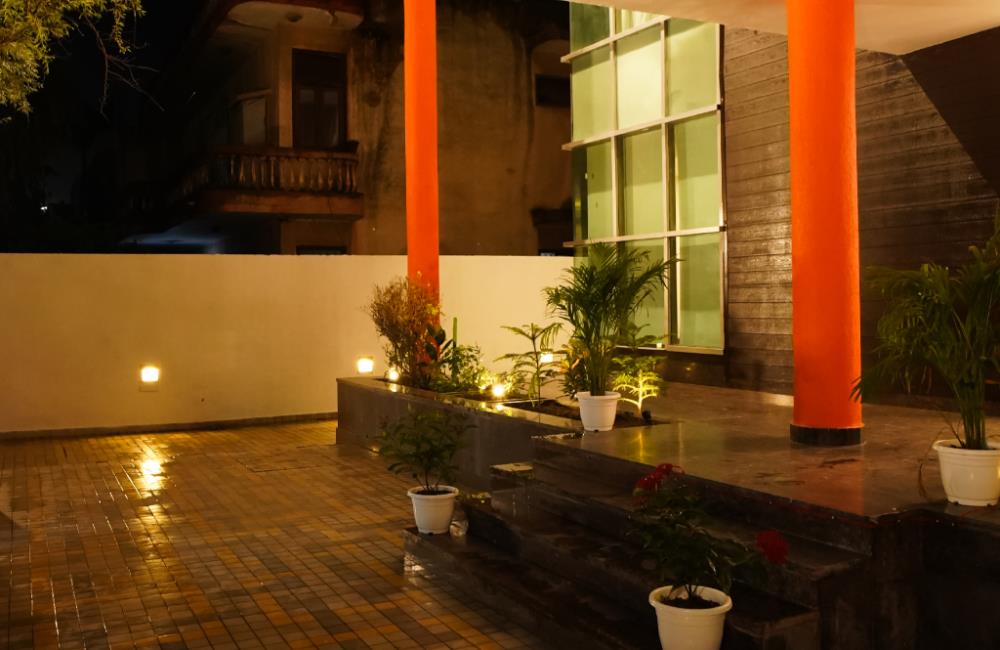 embassy inn sector 19 noida