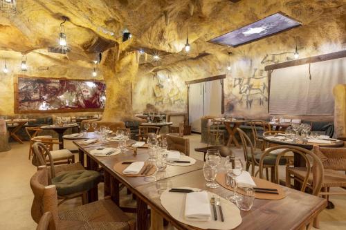 Hotel Ostoria, Bw Signature Collection,8 Rue De La Borderie,4 star